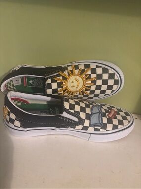 Vans skate Skateistan Black  white Size 7 New with tags